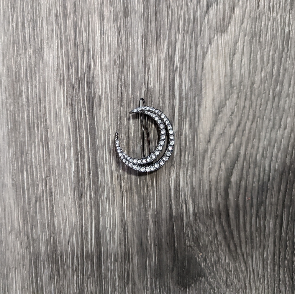 NWOT Gemmed Crescent Moon Hair Clip